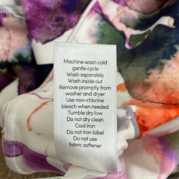 Athleta Floral Mudra Tight Capri Medium - Picture 7 of 8